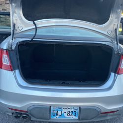 2010 Ford Taurus