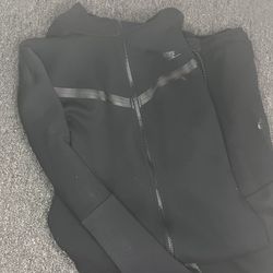 Nike Tech Black Hoodie XL – Like New