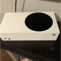 Xbox Series S (in great condition)