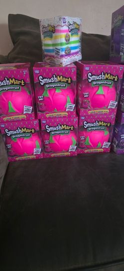Smushmart squeezy dragon fruit toy