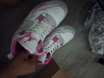 Pink oreo Jordan 4