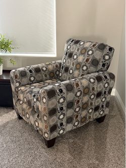 Accent chair