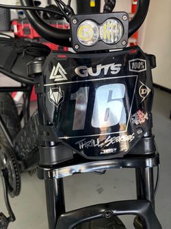 Odi plate with decal