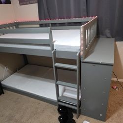 Bunk Bed w/ Drawers