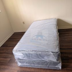Twin mattress and box spring set (2pc - new) 