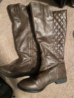 Women’s boots 9.5