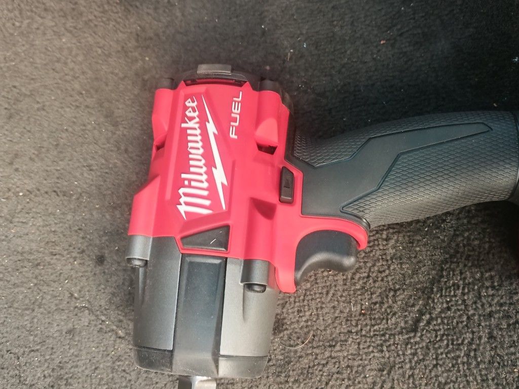 Milwaukee Impact Wrench