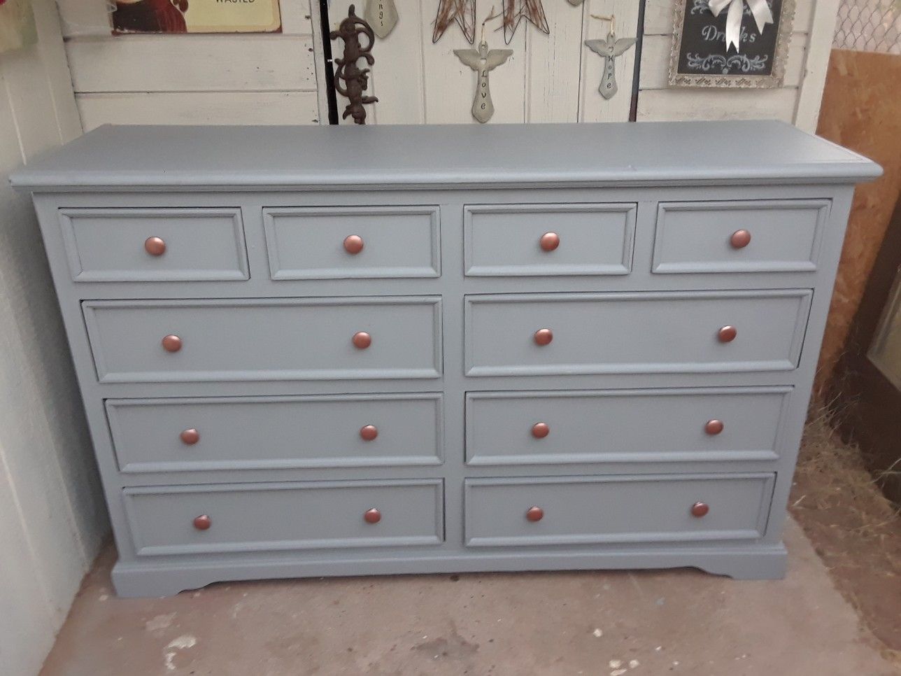 10 drawer wood dresser