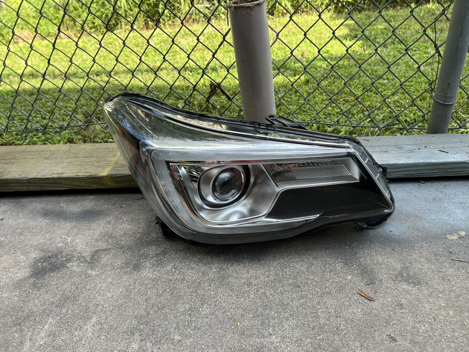 2017-2018 Subaru Forester LED Headlight Passenger Side Used Oem