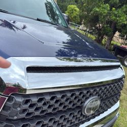 Upper Grill Crome For The Hood 2015 Tundra
