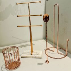 Elegant Gold & Rose Gold Organizer Set – Jewelry Stand, Basket, Paper Towel Holder & Bar Spoon