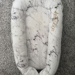 Dockatot Deluxe Plus