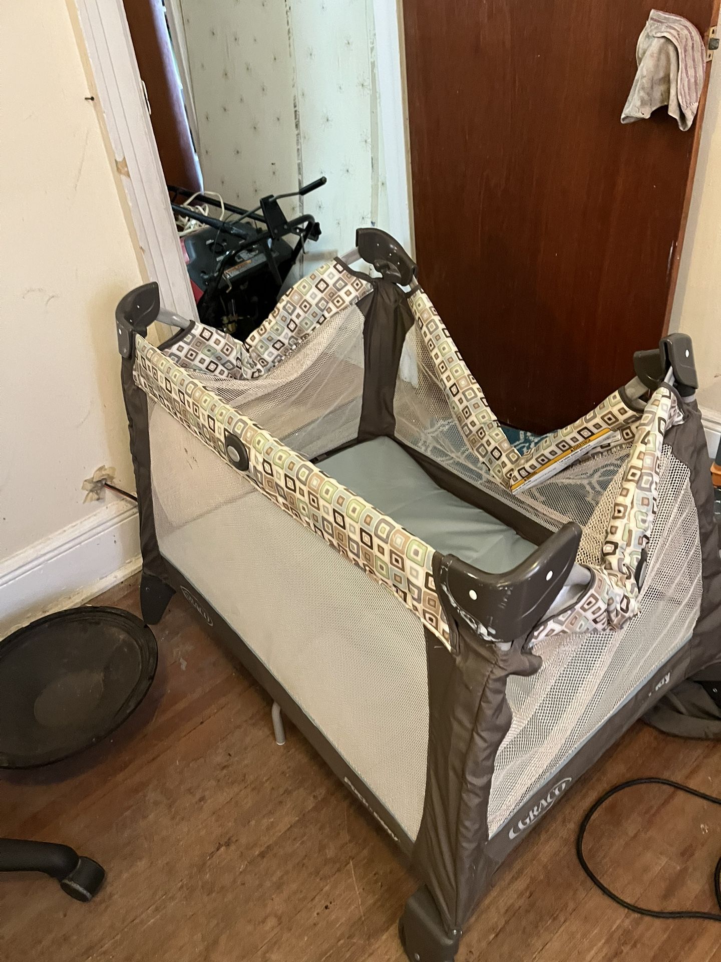 Graco. Folding. Playpen. /. Bed. With. Over