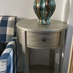 Round End Table with Drawer