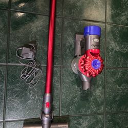 Dyson V8 Cordless Vacuum 