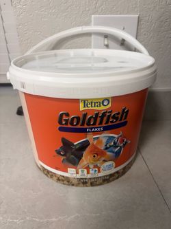 New Tetra Goldfish Flakes 4.52 lb.