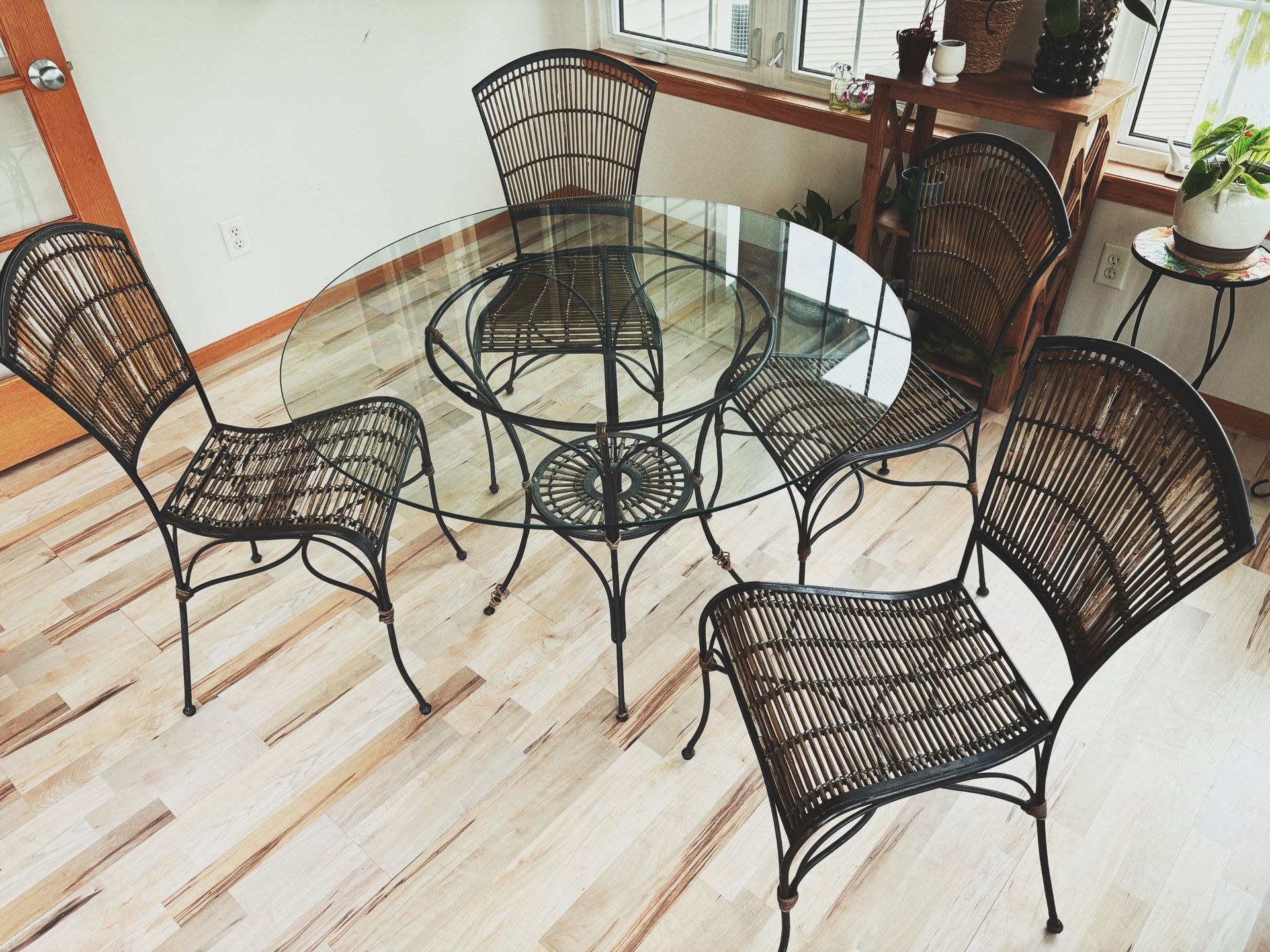 Glass Dining Table With 4 Wrought Iron Chairs