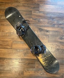 Lamar Roxie 1490 Snowboard  149 cm Great Condition!