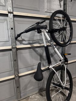 CREW BIKE CO CB29 BMX BIKEs And Weel ,