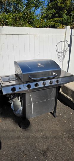 Grill with boiler.