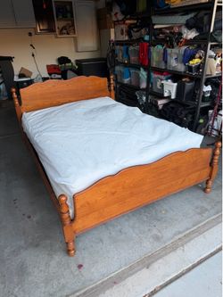 Full Bed Set (Great Condition)