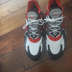 Nike Aire 270 Size 11 