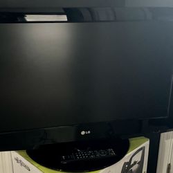 2 32” LG TV’s 