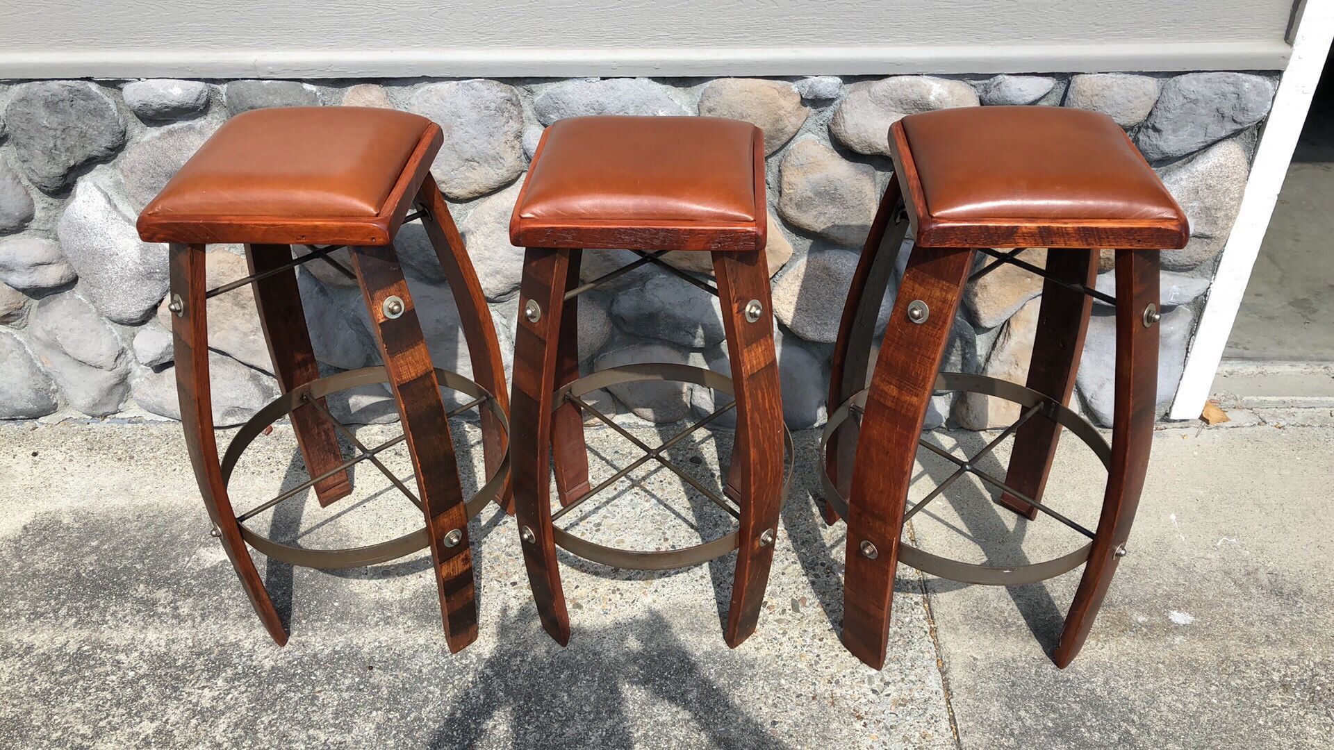 Real wine barrel bar stools with leather seat (3)