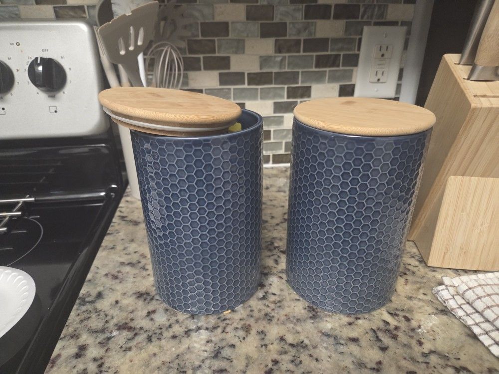 Ceramic storage containers