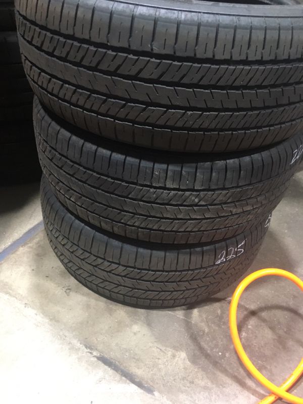 225 55 17 30 each good condition tires cheap for Sale in Hartford, CT