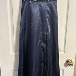 size 2 navy prom dress from david’s bridal