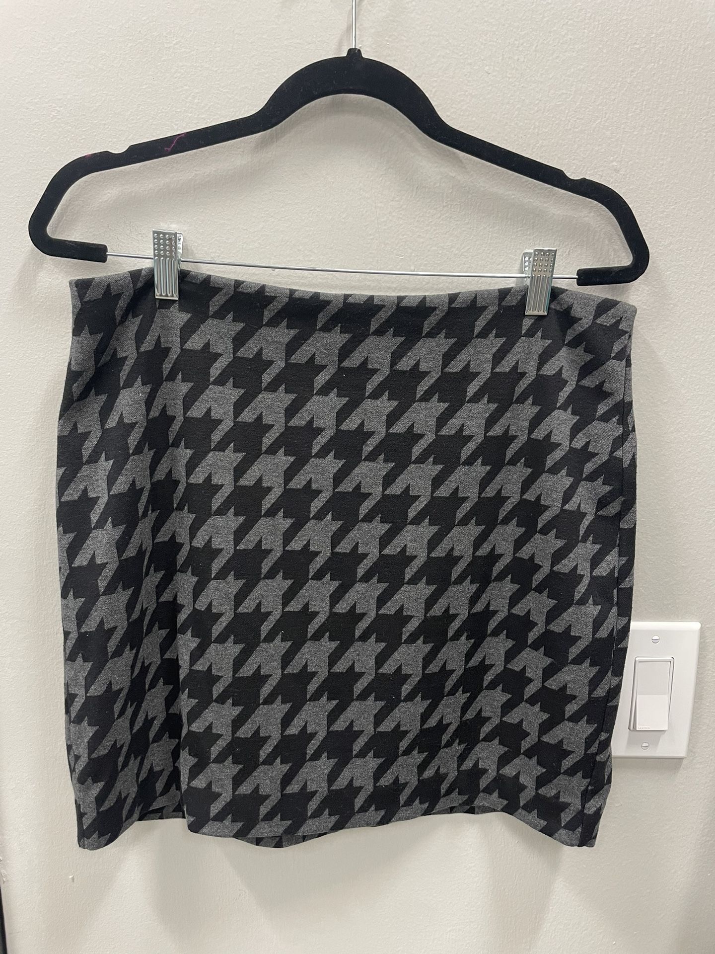 Banana Republic Houndstooth Pattern