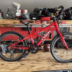 Trek SuperFly Kids Bike 20’
