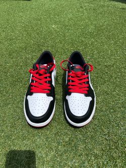 Jordan 1 low black toe (Size 11)