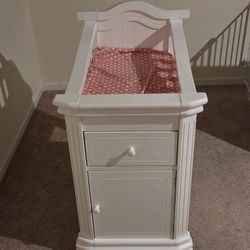Sturdy Changing Table and Storage