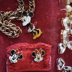 DISNEY  COLECTION  ""EARRING AND BRACELET""