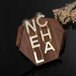 A classic women's earrings