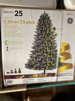 GE BRAND NEW 7.5 SCOTCH PINE CHRISTMAS TREE