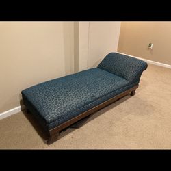 Vintage chase lounge