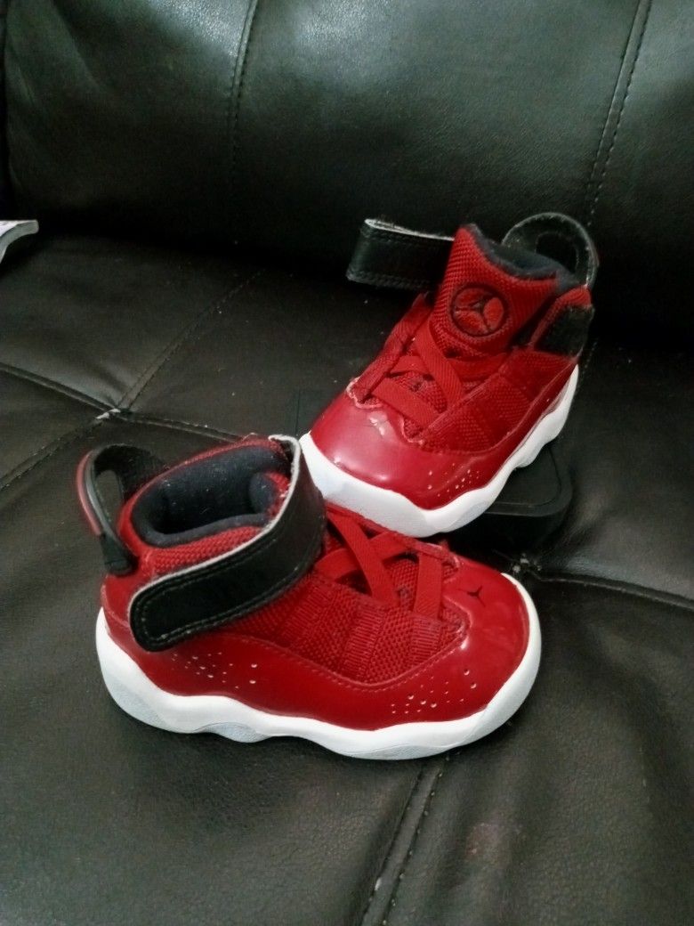 Toddler Nike Jordans Sz5C