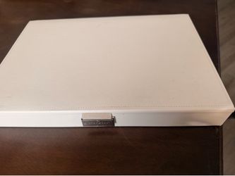 Jewelry box