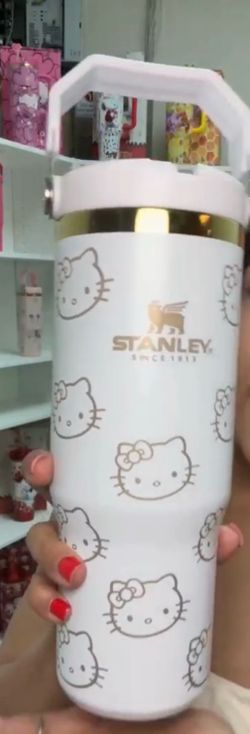 🤍 🐾 30oz Hello Kitty Custom Stanley