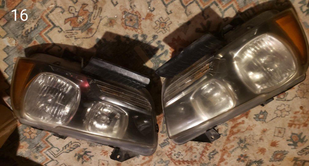 11-2014 Dodge Charger Headlights 