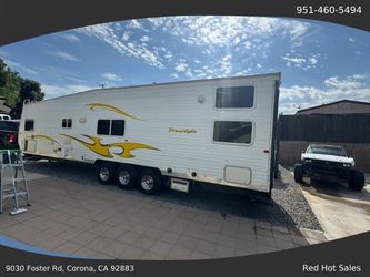 2006 FREESTYLE TOY HAULER