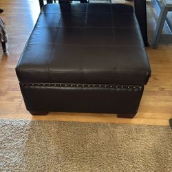 Faux Leather otterman 