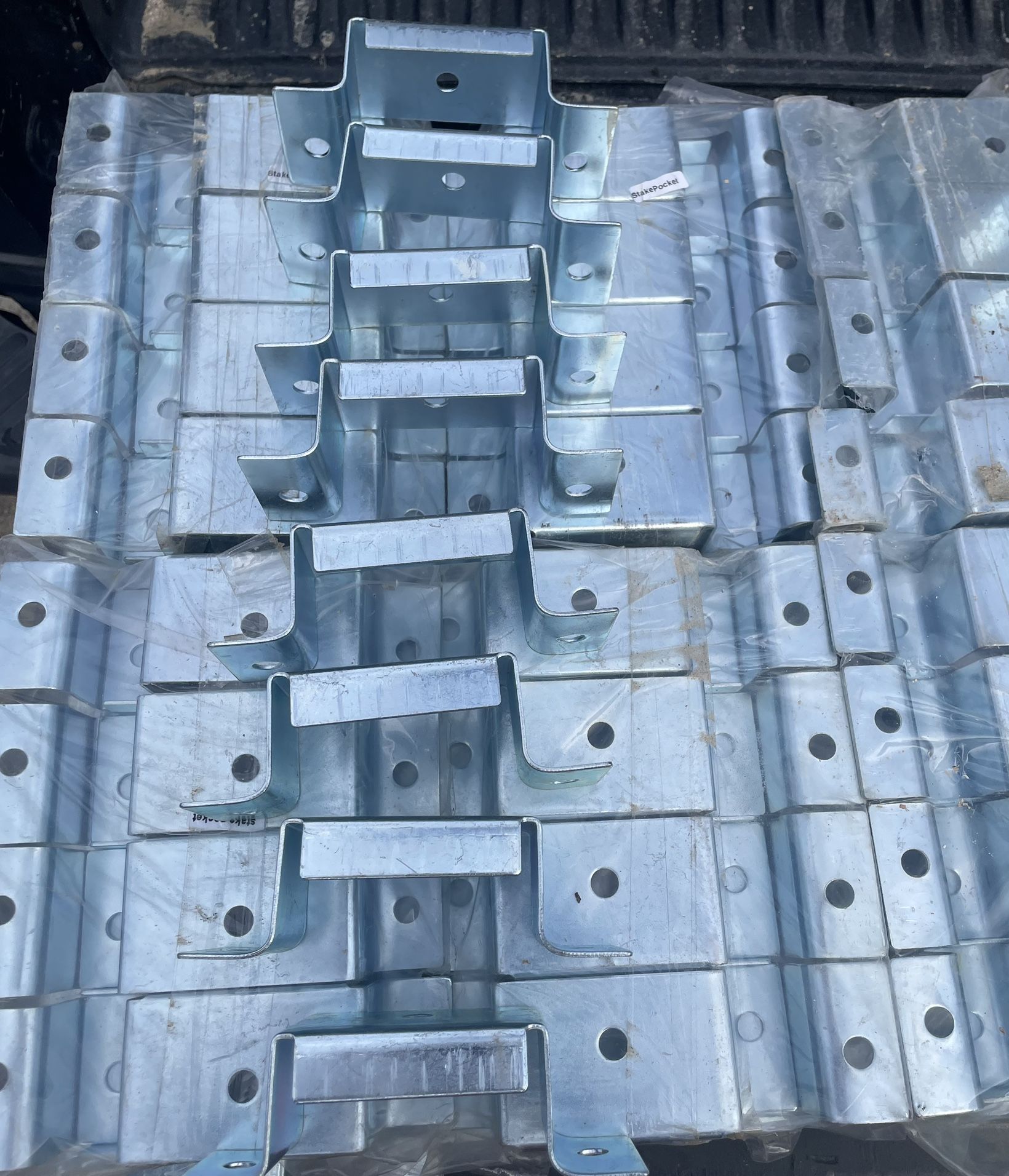 Stake Pocket Bracket