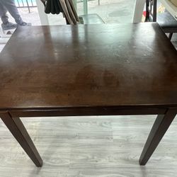 Kitchen And Or Dinning Table 