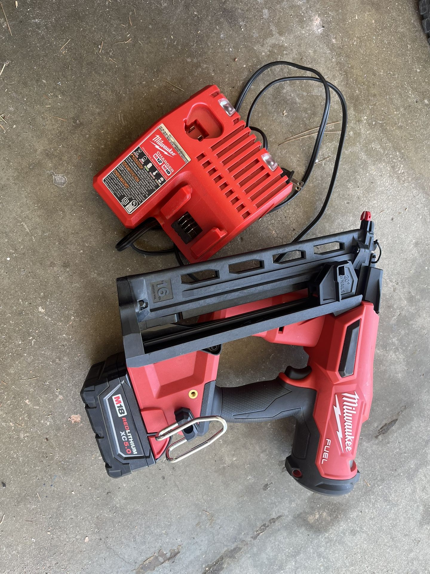Milwaukee 16 G Nailer 18v