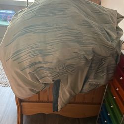 Vera Wang Cal King And Shans Comforter