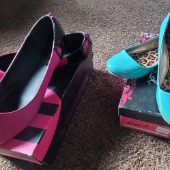 ✨ Cute & Comfy Flats for Sale! ✨